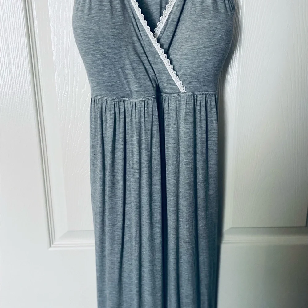 Secret Treasures Gray and White Lace Trim Chemise - Picture 6 of 7